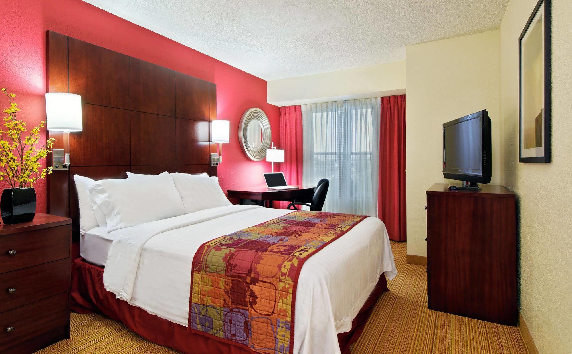 Residence Inn By Marriott Fort Myers Exterior photo